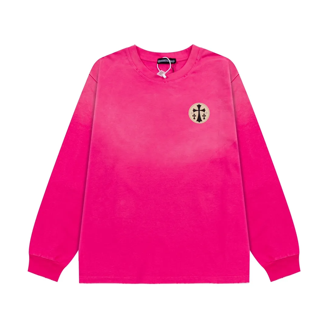 P220 CHROME HEARTS LoGo is fashionable and elegant, with dropped shoulders. The fabric is made of 26s double-yarn combed cotton compact spinning yarn with a weight of 280. It is matched with 1*1 Salona rib. The fabric is fermented and has a loose fit. Color: pink (washed hole craftsmanship) size: S～XXL